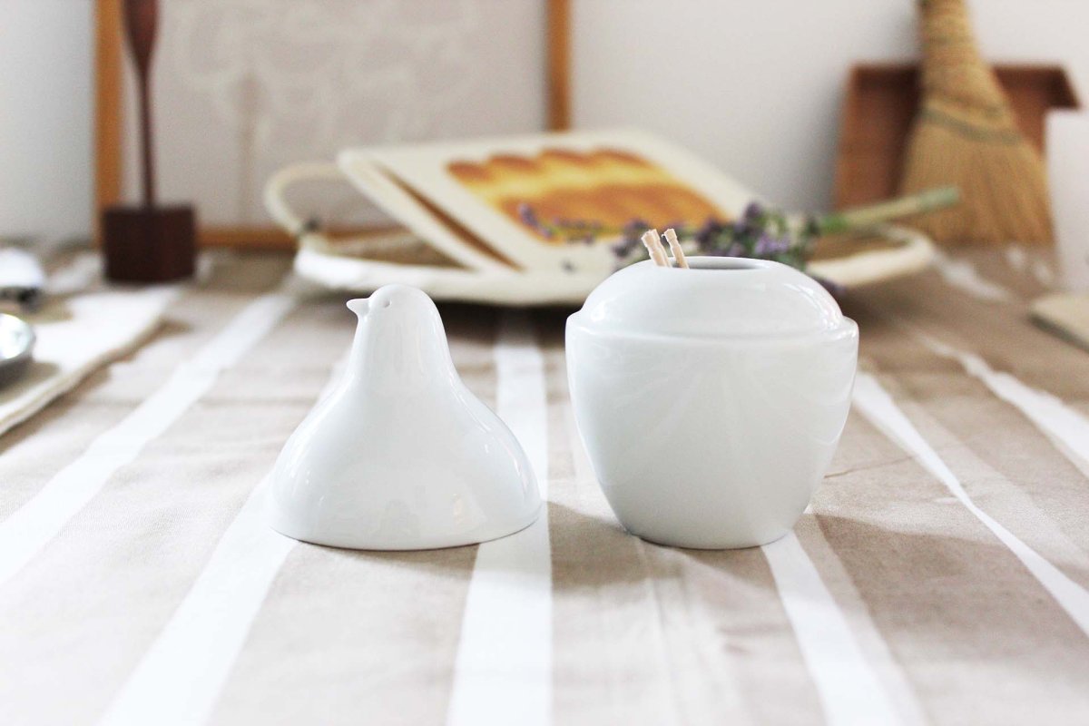 画像2: 白山陶器  とり型蓋付ようじ立て (2)