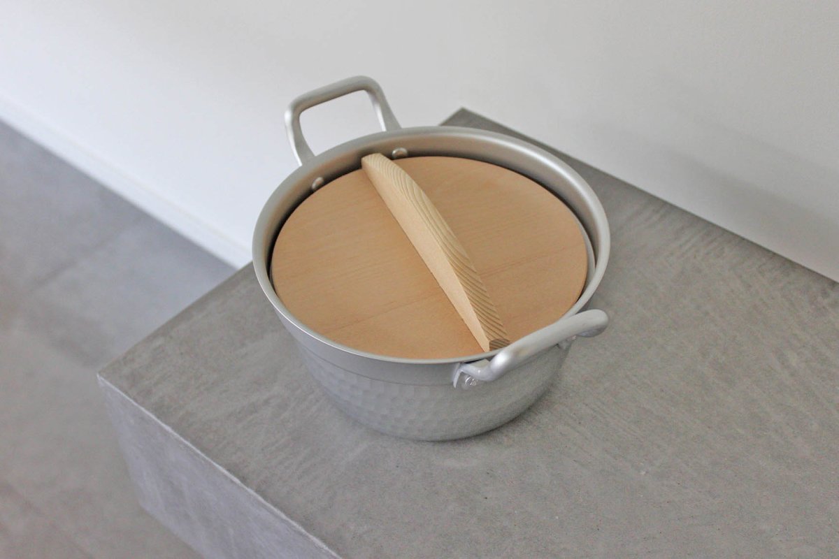 画像2: 北陸アルミニウム  段付鍋(木蓋付)  (2)