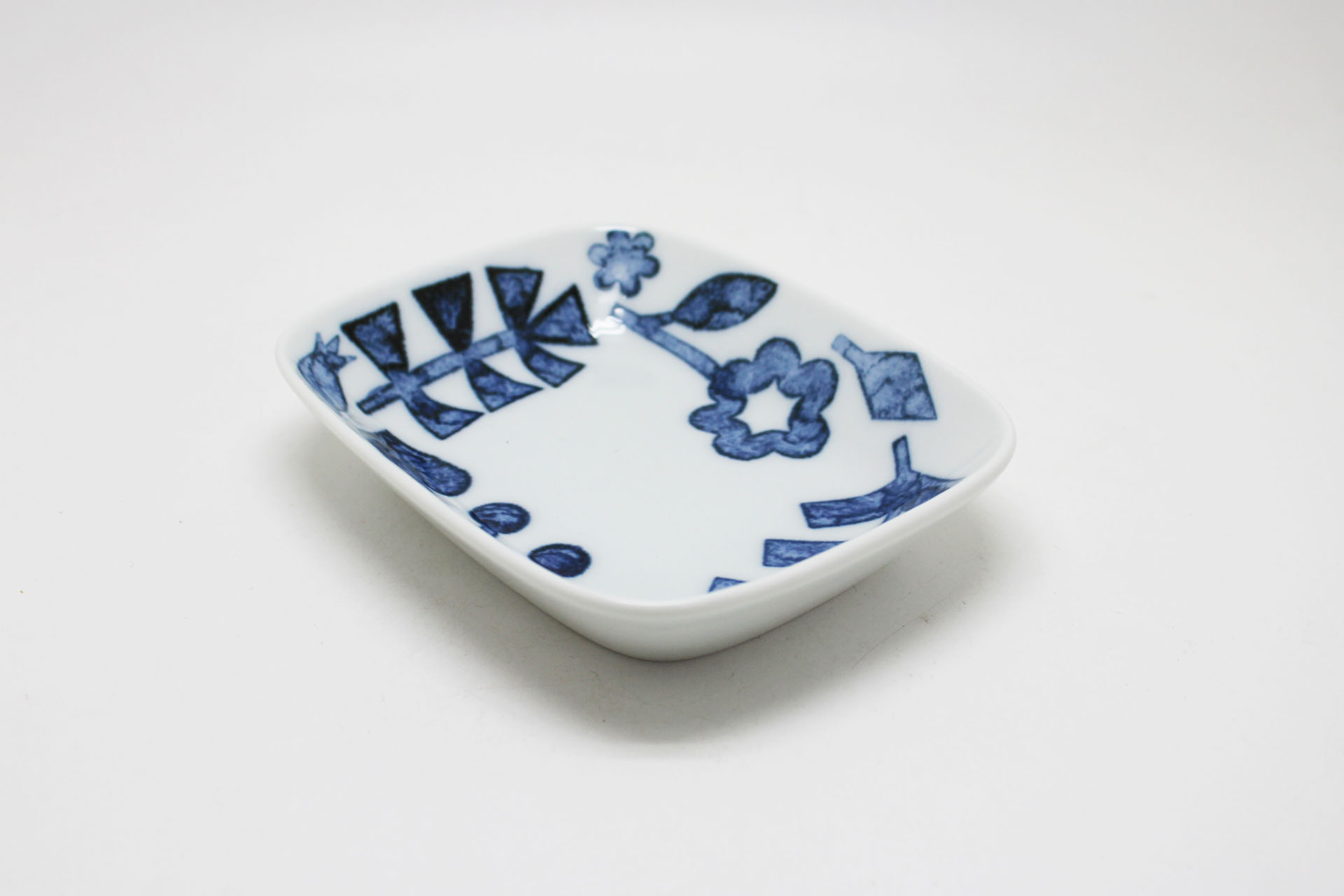 画像1: Pebble Ceramic Design Studio　 ナッツプレート　プランツ (1)